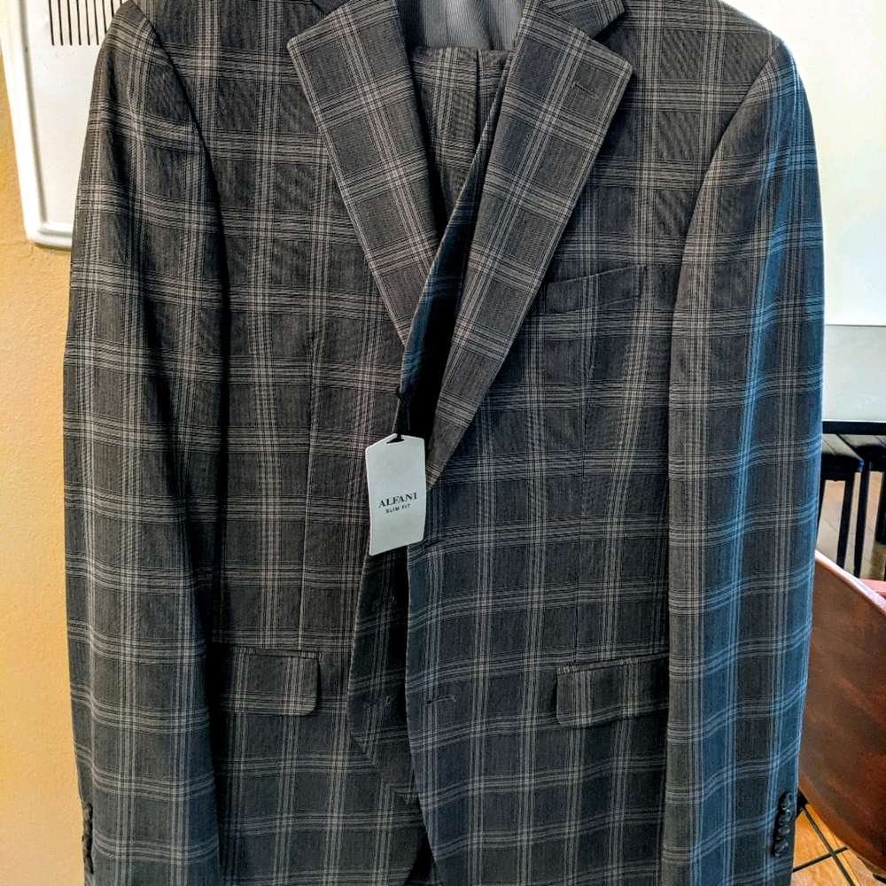 Alfani Luxury men suit